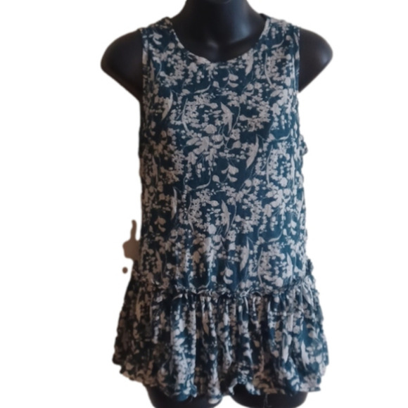 Braeve sheer floral/ botanical lacy  green top.  Spring/ summer.  Medium. - Picture 1 of 12